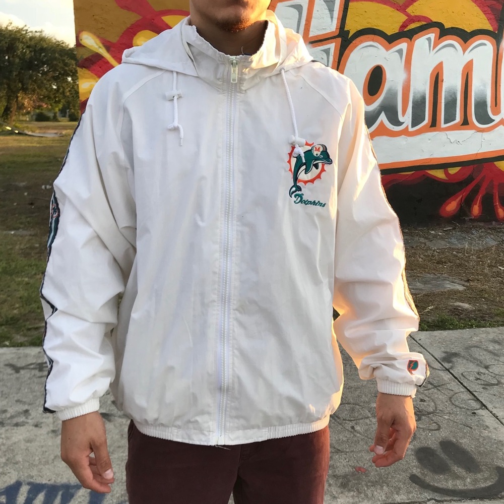 🚨🚨SOLD🚨🚨Men’s vintage Miami Dolphin jacket